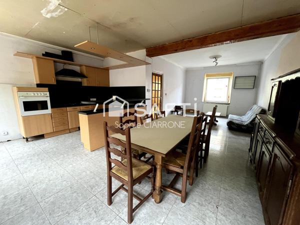 MAISON JUMELÉE 130M2 A RENOVER AVEC TERRASSE ; JARDIN ET CABANON + 4 EMPLACEMENTS VOITURES EST L'OCCASION RÊVÉE DE CRÉER VOTRE CHEZ VOUS .