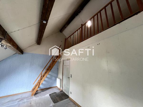 MAISON JUMELÉE 130M2 A RENOVER AVEC TERRASSE ; JARDIN ET CABANON + 4 EMPLACEMENTS VOITURES EST L'OCCASION RÊVÉE DE CRÉER VOTRE CHEZ VOUS .