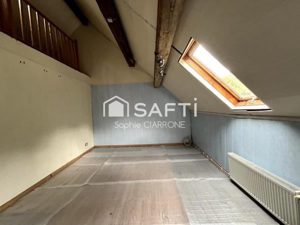 MAISON JUMELÉE 130M2 A RENOVER AVEC TERRASSE ; JARDIN ET CABANON + 4 EMPLACEMENTS VOITURES EST L'OCCASION RÊVÉE DE CRÉER VOTRE CHEZ VOUS .