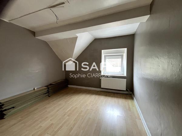 MAISON JUMELÉE 130M2 A RENOVER AVEC TERRASSE ; JARDIN ET CABANON + 4 EMPLACEMENTS VOITURES EST L'OCCASION RÊVÉE DE CRÉER VOTRE CHEZ VOUS .