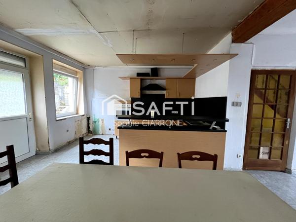 MAISON JUMELÉE 130M2 A RENOVER AVEC TERRASSE ; JARDIN ET CABANON + 4 EMPLACEMENTS VOITURES EST L'OCCASION RÊVÉE DE CRÉER VOTRE CHEZ VOUS .