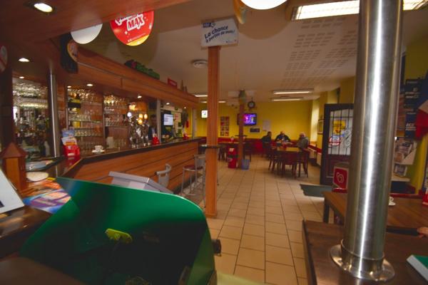 Fonds de commerce à vendre proche d' OBERNAI (67) : Bar Brasserie : 204 m2 - Terrasse - Parking ZB - proche centre ville.