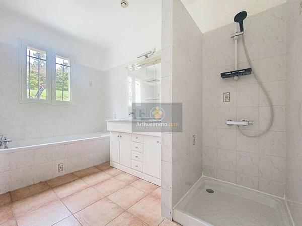 Location Maison 4 pièces 100 m2 à Le Buisson-de-Cadouin