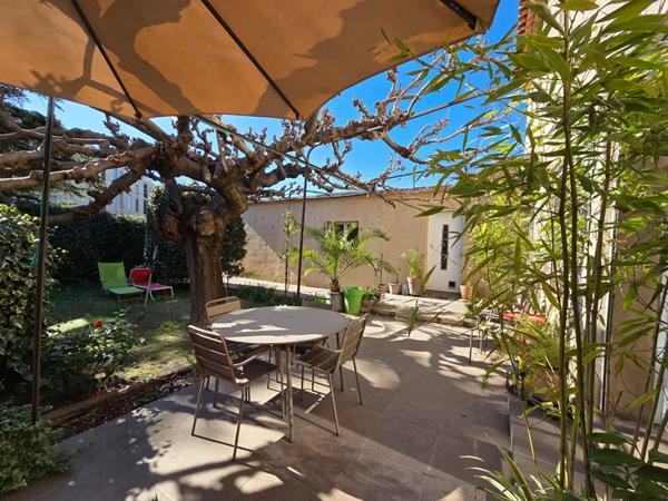 Maison Avignon 6 pièce(s) 173 m2 parcelle 508M² avec studio indépendant