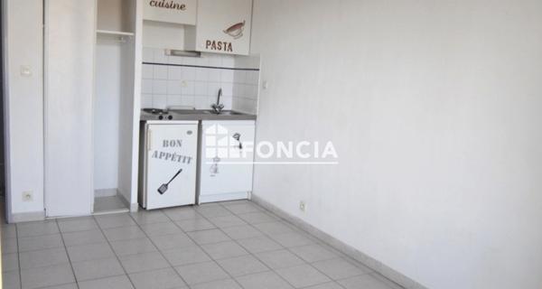 Location Studio 18.36 m² - Marseille 13005