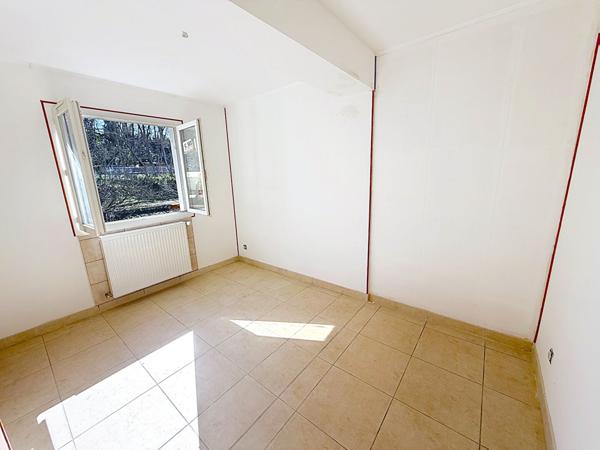 MAISON LUMINEUSE ENTIÈREMENT RÉNOVÉE AVEC DÉPENDANCES DANS UN QUARTIER CALME DE PAMIERS