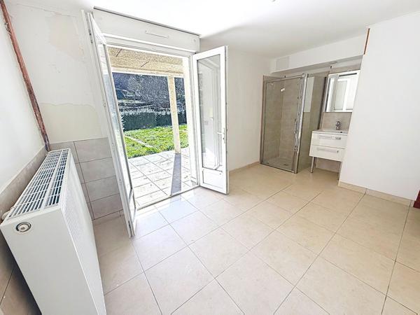 MAISON LUMINEUSE ENTIÈREMENT RÉNOVÉE AVEC DÉPENDANCES DANS UN QUARTIER CALME DE PAMIERS