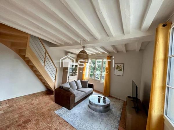 Restaurant 50m2, Brasserie 50m2, réserve 30m2, appartement 100m loyer 800euros par mois.