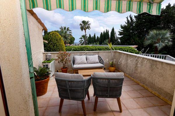 Maison  6 pièce(s) 320 m2 Hautes VALLERGUES CANNES 1 690 000 euros