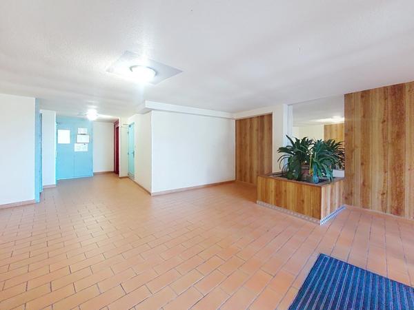 T2 bis, loggia, stationnement, cellier, Qu. Falaises