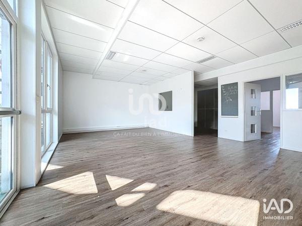 Location bureaux 94 m² Saint-Priest