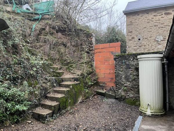 Maison à vendre |  Saint-Priest-la-Marche |  4 pièces | 87 m²