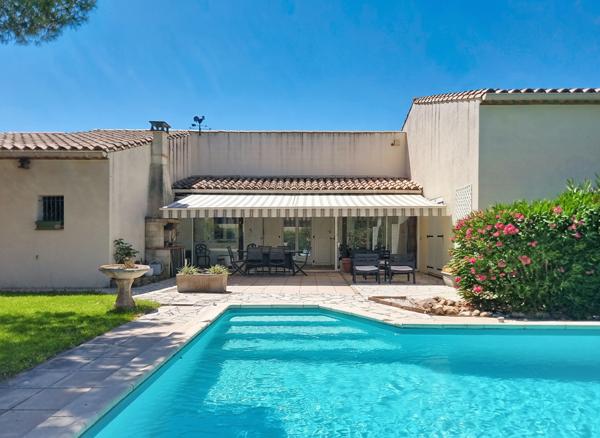 Maison
         6 pièces
        - 200 m² 357 000 € *