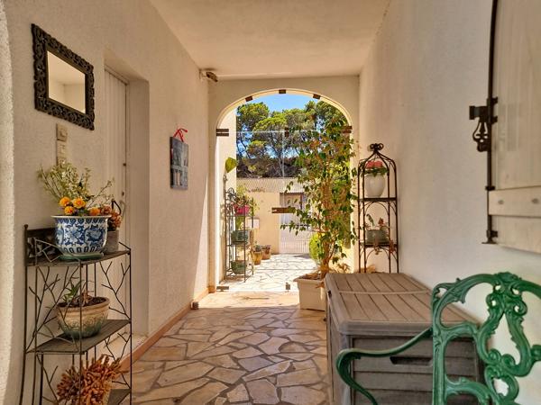Maison
         6 pièces
        - 200 m² 357 000 € *