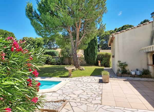 Maison
         6 pièces
        - 200 m² 357 000 € *