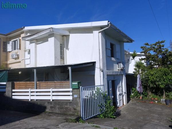 Ste Clotilde Bois de Nèfles, villa T4 mitoyenne de 100 m² Sainte-Clotilde (97490)