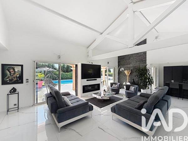 Maison (prestige) à vendre 8 pièces 236 m² Balbigny