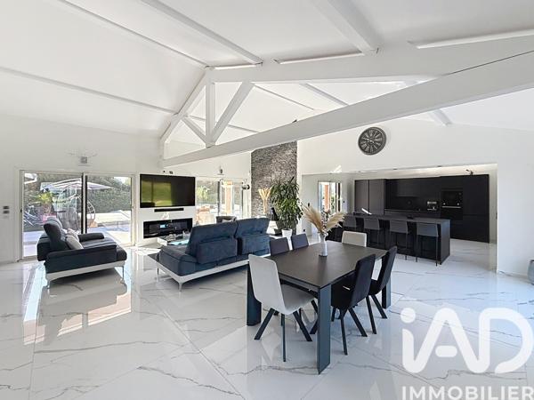 Maison (prestige) à vendre 8 pièces 236 m² Balbigny