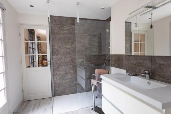 Villa à vendre 6 pièces CHATELAILLON PLAGE (17) – Triangle d’or – 196 m² – Terrasse 50 m² – Jardin intime – Garage – stationnement privatif