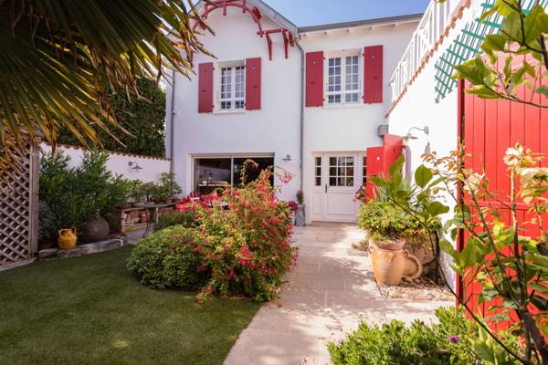 Villa à vendre 6 pièces CHATELAILLON PLAGE (17) – Triangle d’or – 196 m² – Terrasse 50 m² – Jardin intime – Garage – stationnement privatif