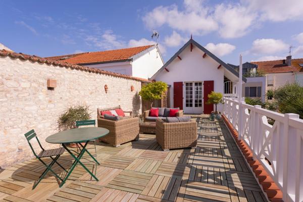 Villa à vendre 6 pièces CHATELAILLON PLAGE (17) – Triangle d’or – 196 m² – Terrasse 50 m² – Jardin intime – Garage – stationnement privatif