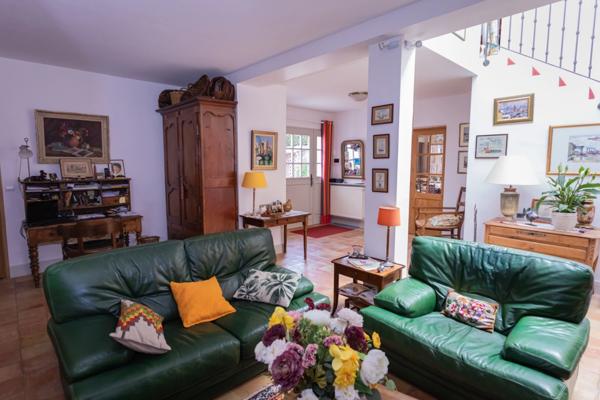 Villa à vendre 6 pièces CHATELAILLON PLAGE (17) – Triangle d’or – 196 m² – Terrasse 50 m² – Jardin intime – Garage – stationnement privatif