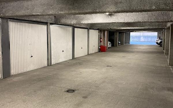 Stationnement à louer