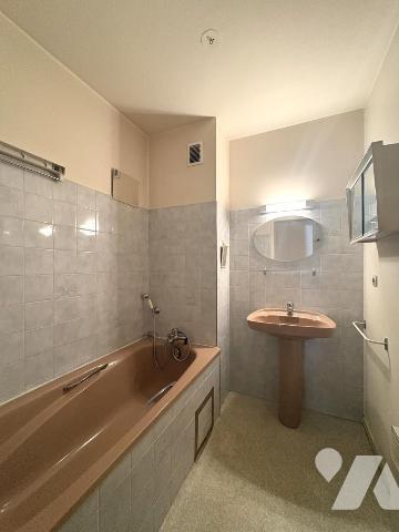 APPARTEMENT T3 - BALCON-TERRASSE - CENTRE SALLANCHES