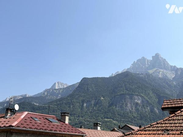 APPARTEMENT T3 - BALCON-TERRASSE - CENTRE SALLANCHES