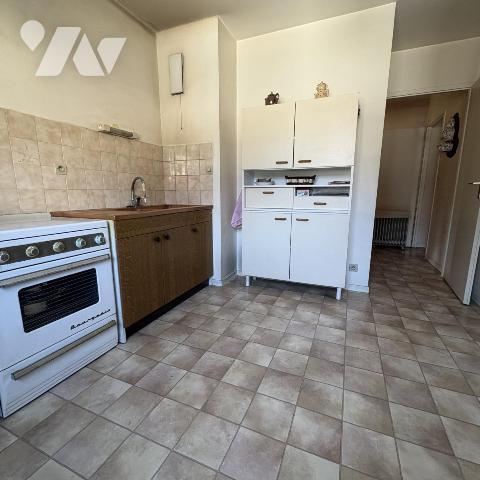 APPARTEMENT T3 - BALCON-TERRASSE - CENTRE SALLANCHES