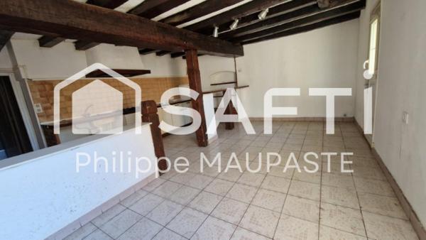 jolie Maison de Ville située à 9km de la charité sur Loire