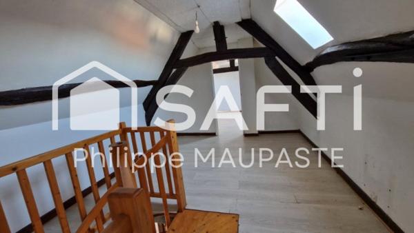 jolie Maison de Ville située à 9km de la charité sur Loire