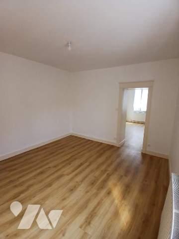 Belle maison de ville avec jardin et caves