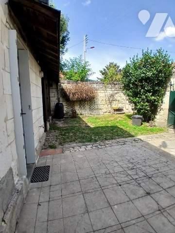 Belle maison de ville avec jardin et caves