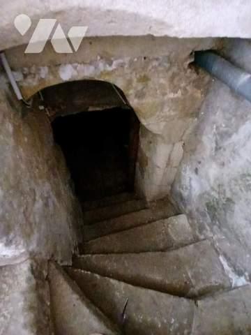 Belle maison de ville avec jardin et caves