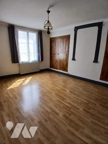 Belle maison de ville avec jardin et caves