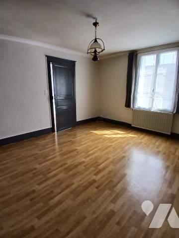 Belle maison de ville avec jardin et caves