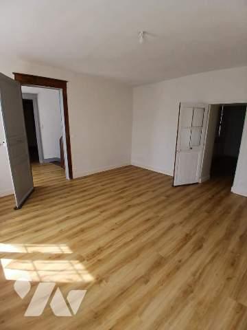 Belle maison de ville avec jardin et caves