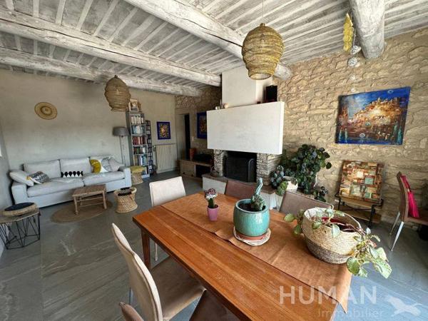 Maison 710 000 € Taillades 4 p 153 m² DPE D