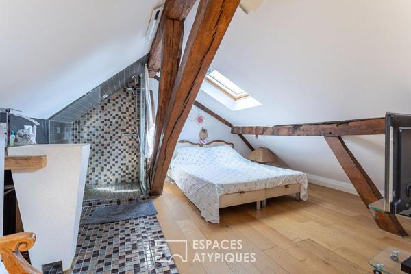 Duplex en dernier étage avec vue sur la Place des Vosges