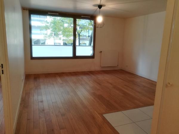 A LOUER  Appartement - 2 pièces 50,90 m2  avec parking - PARIS 19 - Quartier Crimée