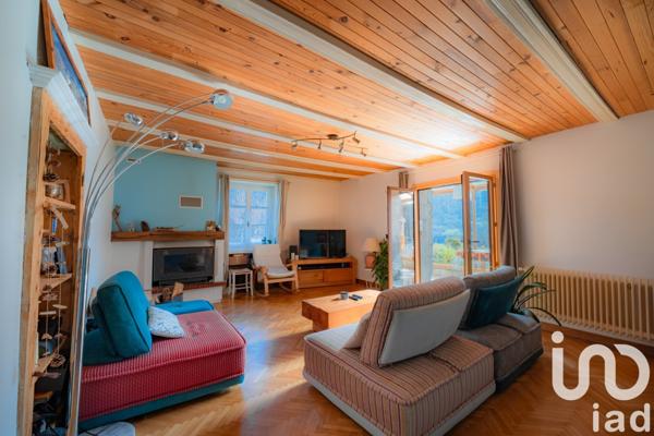 Maison 7 pièces de 182 m² à Magland (74300)