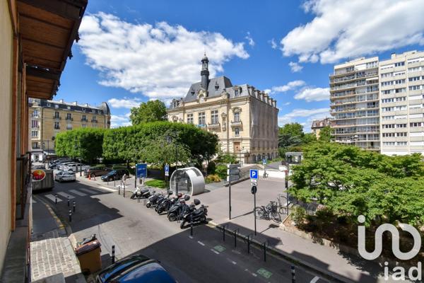 Appartement 3 pièces de 63 m² à Colombes (92700)