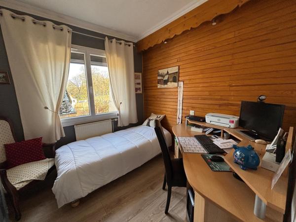 Maison individuelle avec nombreuses dépendances