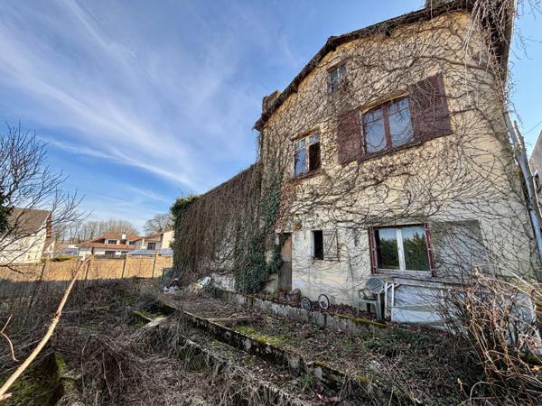 Maison individuelle avec nombreuses dépendances