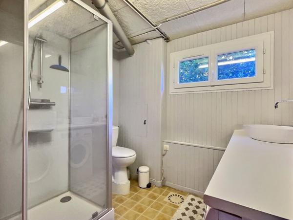 Cessy (01170) Maison familiale au calme avec superbe jardin et piscine chauffée