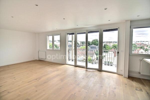 Appartement 3 pièces de 69 m2 avec balcon, cave et parking à vendre à POISSY (78)