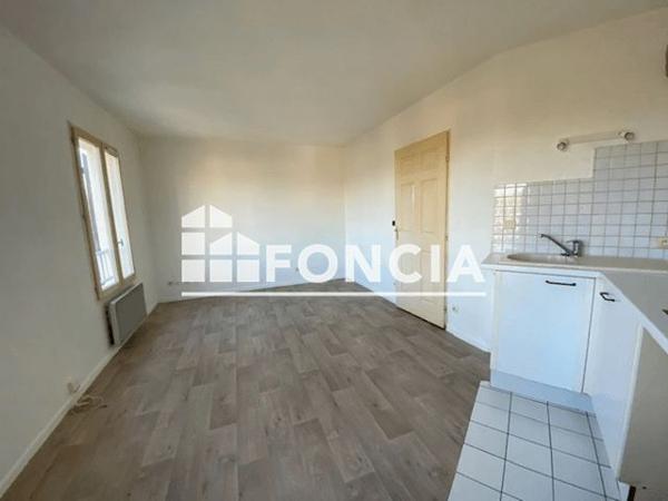 Location Studio 22 m² - 2 PLACE MICHEL BONY Le Plessis Trevise 94420