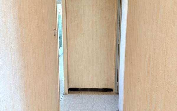 Maison à vendre    2 pièces •  Marseille 11