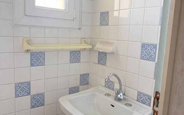 Maison à vendre    2 pièces •  Marseille 11